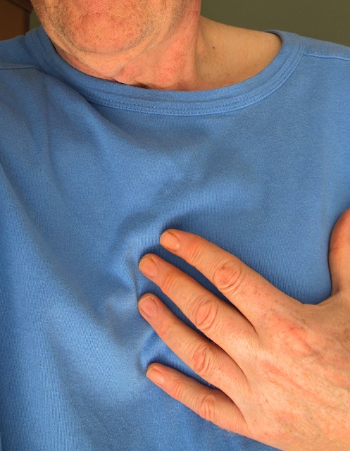 Schmerzen in der Brust durch einen Herzinfarkt